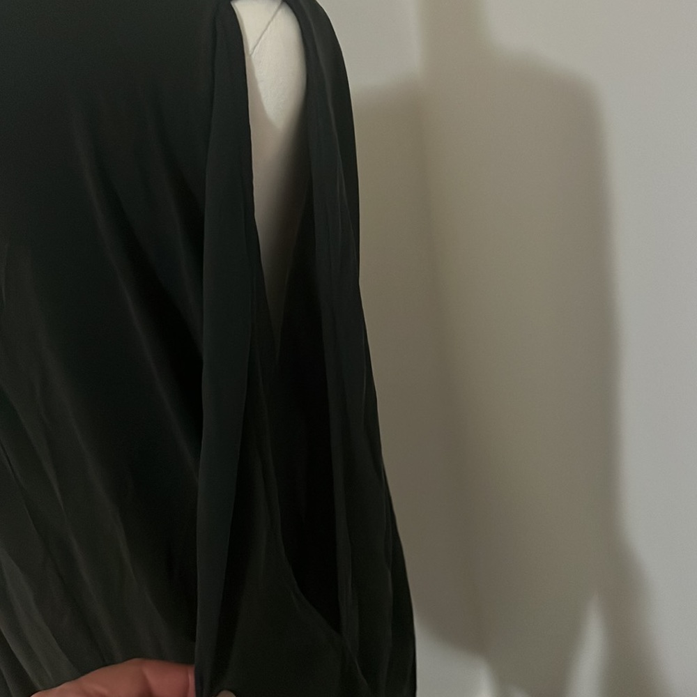 Split sleeve decujba black top - Picture 3 of 3